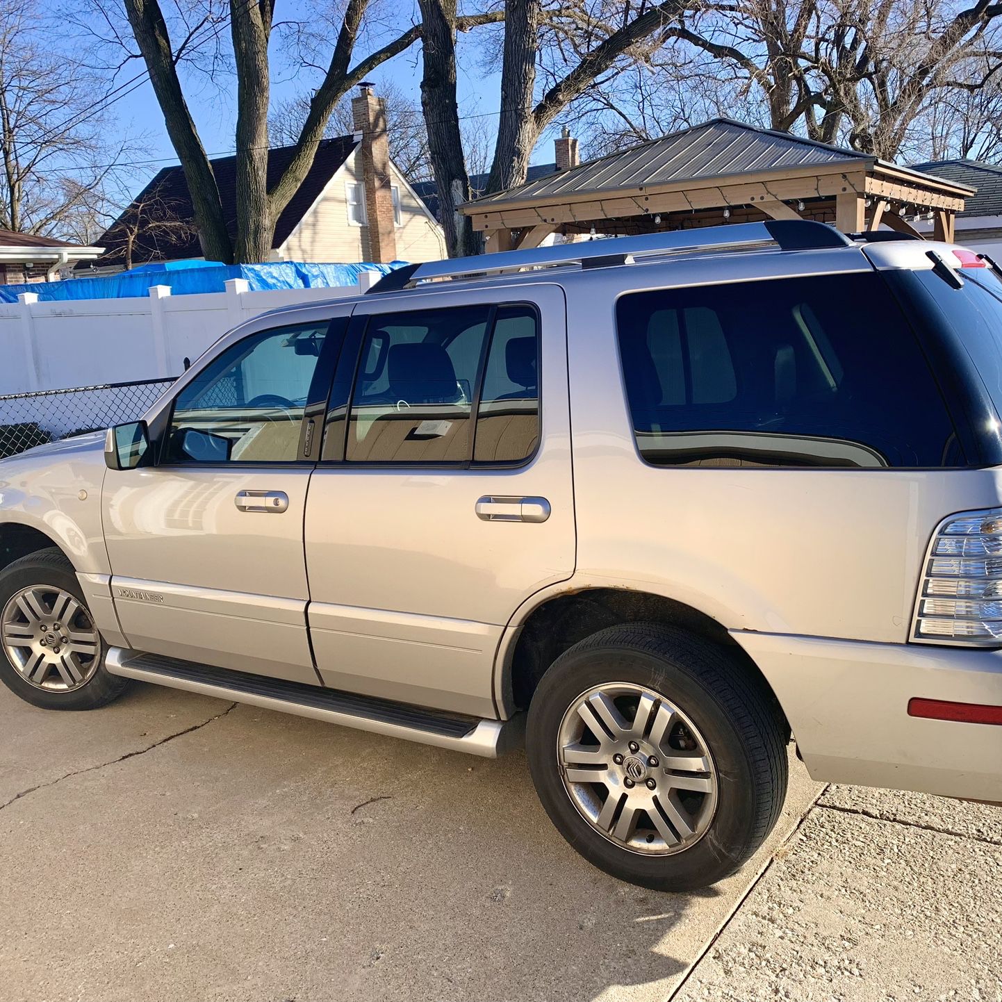 2007 Mercury Mountaineer for Sale in Hinsdale, IL - OfferUp