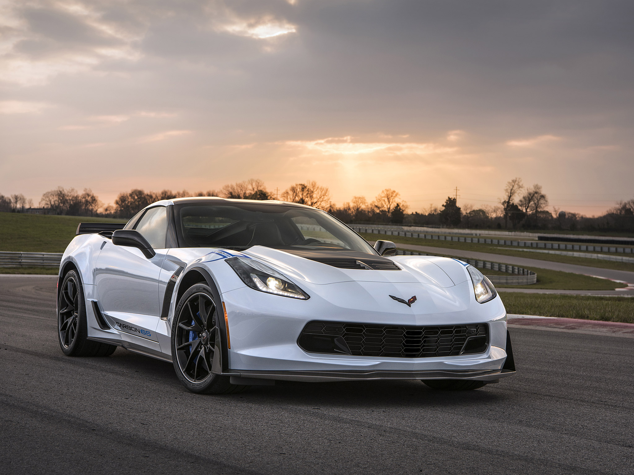 2018 Corvette Ultimate Guide: Specs, Performance, Info, & More