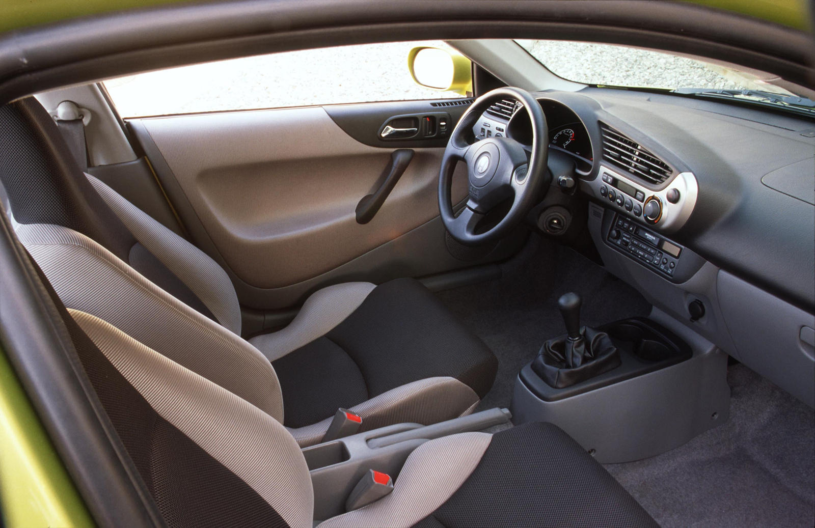 2006 Honda Insight Hatchback Interior Photos | CarBuzz