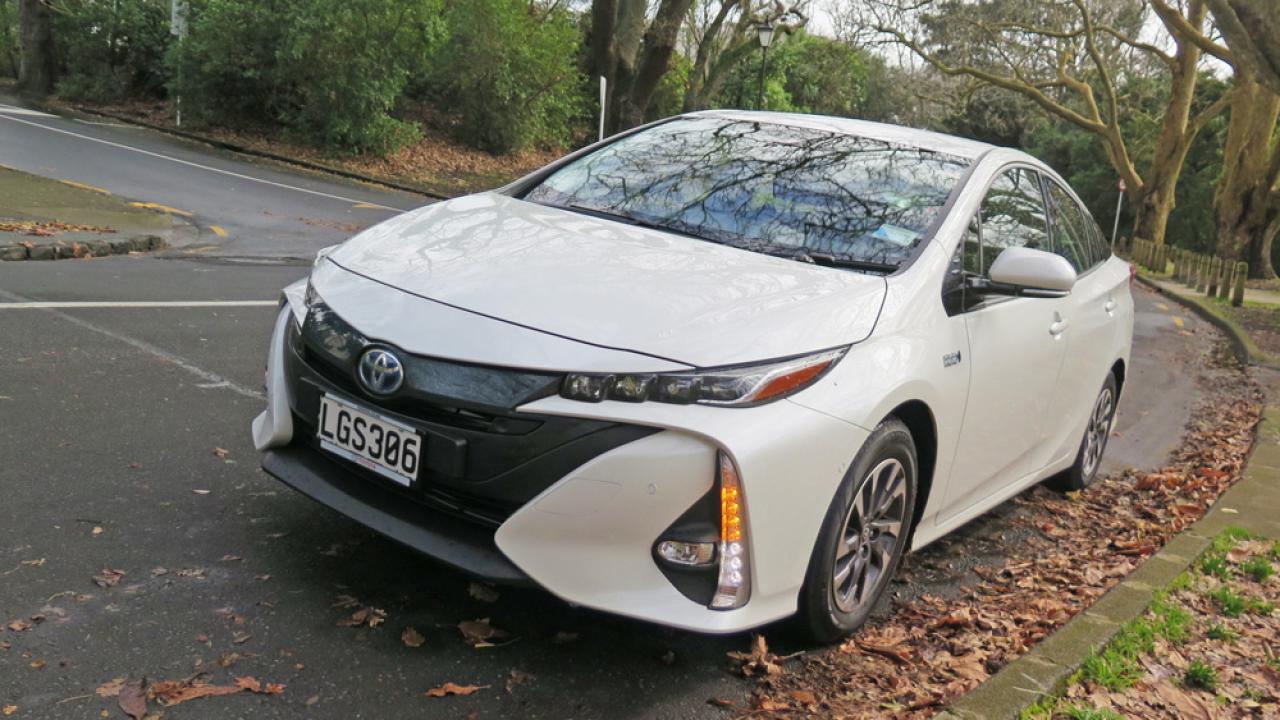 Toyota Prius 2018 Car Review | AA New Zealand