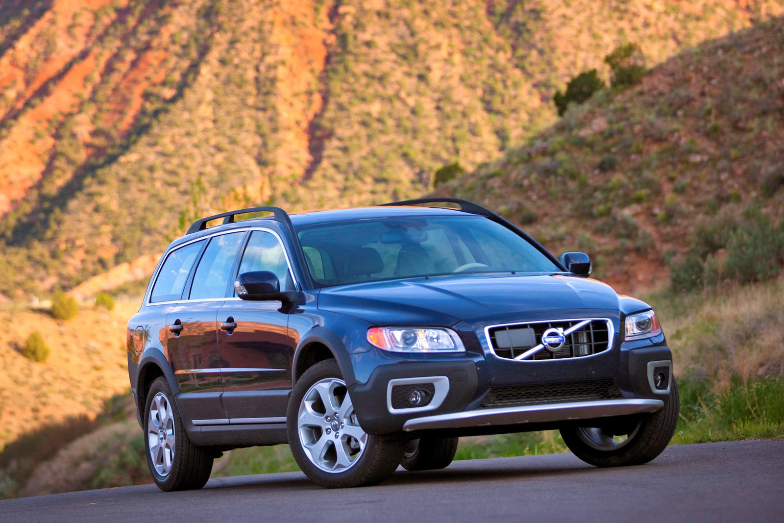 2008 Volvo XC70: Review, Trims, Specs, Price, New Interior Features,  Exterior Design, and Specifications | CarBuzz