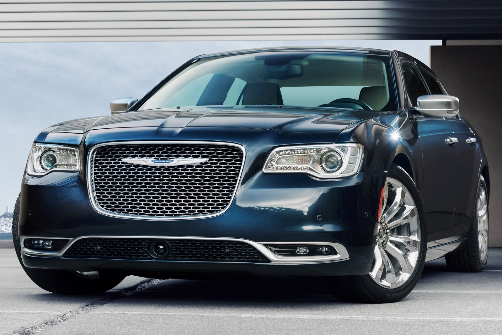 2015 Chrysler 300 Review & Ratings | Edmunds