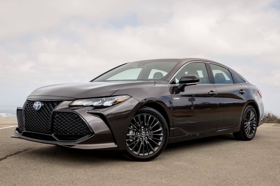 2019 Toyota Avalon First Drive: Your Road Trip Hero Has Arrived | Cars.com